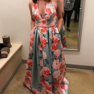 Prom dress with pockets!